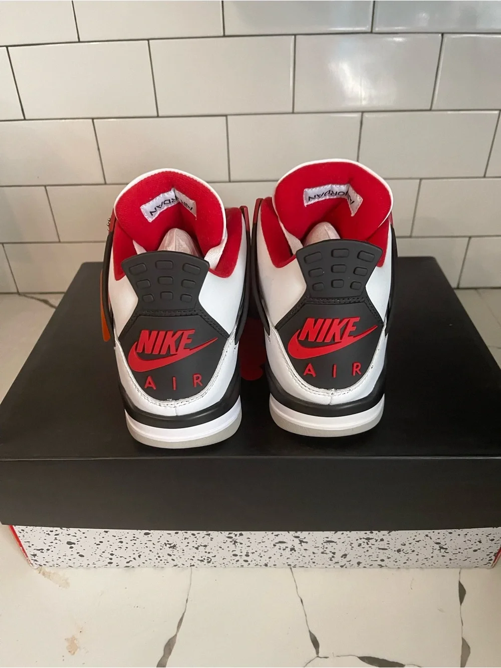 Men’s Retro 4 Fire Red Size 5.5.